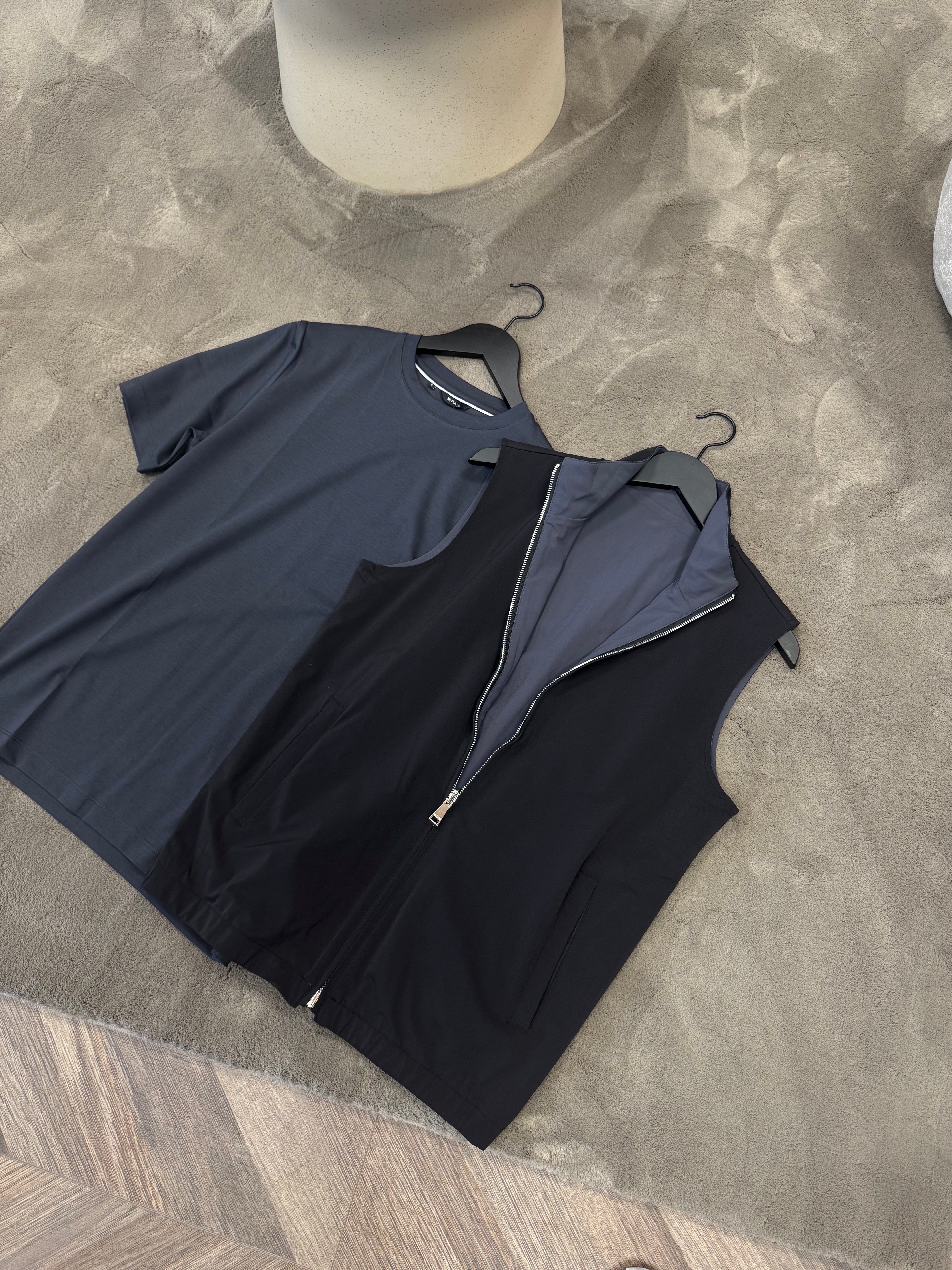 Black/Dark Grey Reversible Tech Gilet